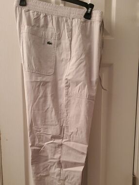 Lacoste Men’s White Drawstring Cotton Joggers with Patch Pocket